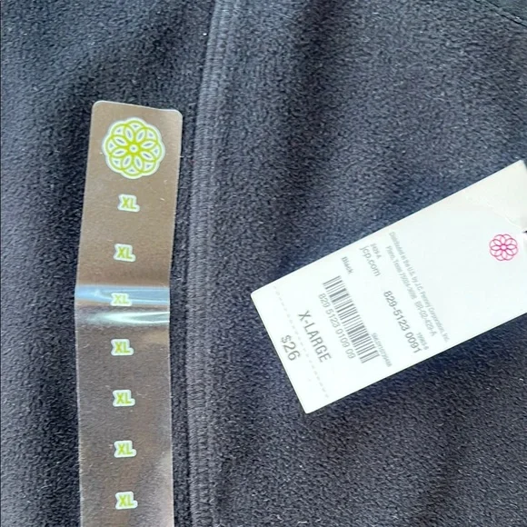 Black Fleece Vest - Picture 3 of 3